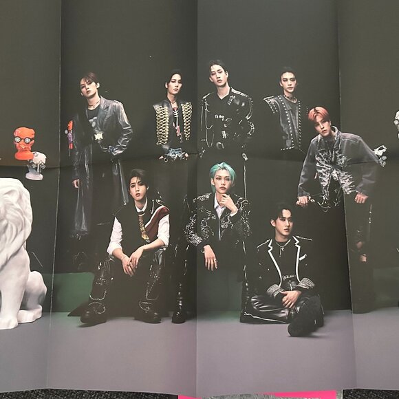 Stray Kids ★ROCK-STAR★ Album (Unsealed, Complete w/ 4 Polaroids & All Inclusions - Picture 5 of 5